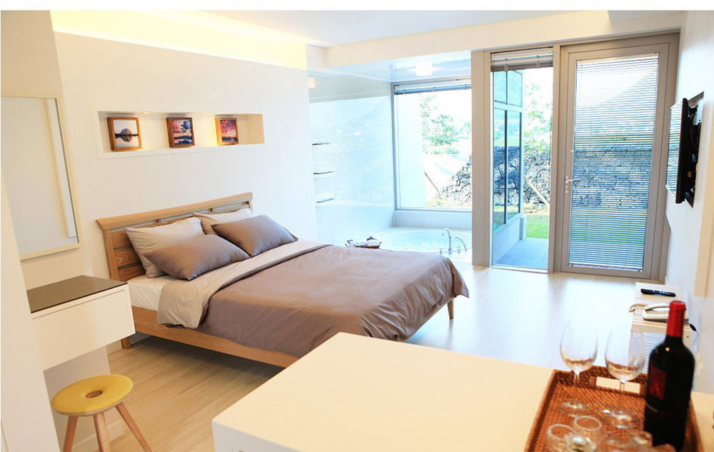 Comma&Spa Resort Seogwipo Exterior photo