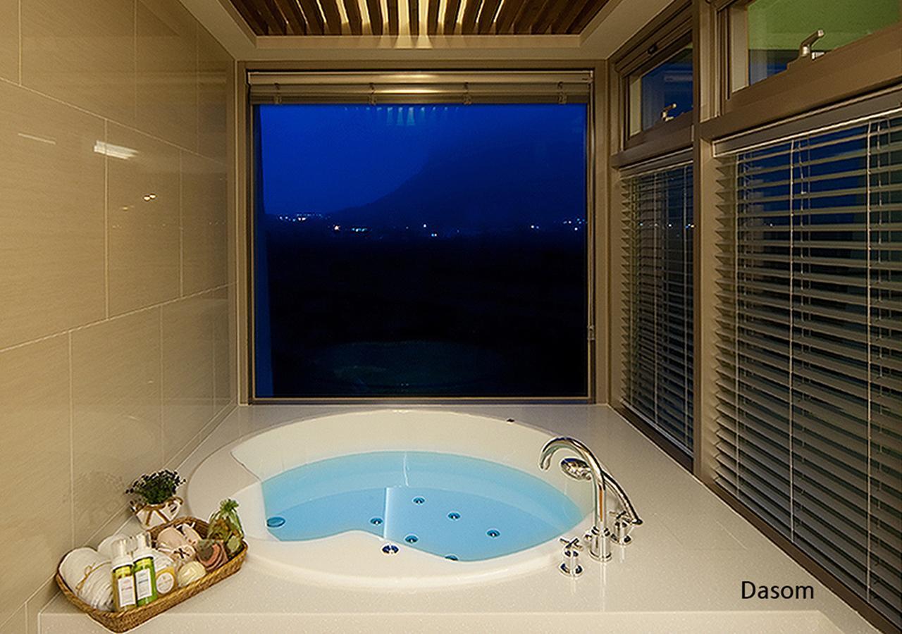 Comma&Spa Resort Seogwipo Exterior photo