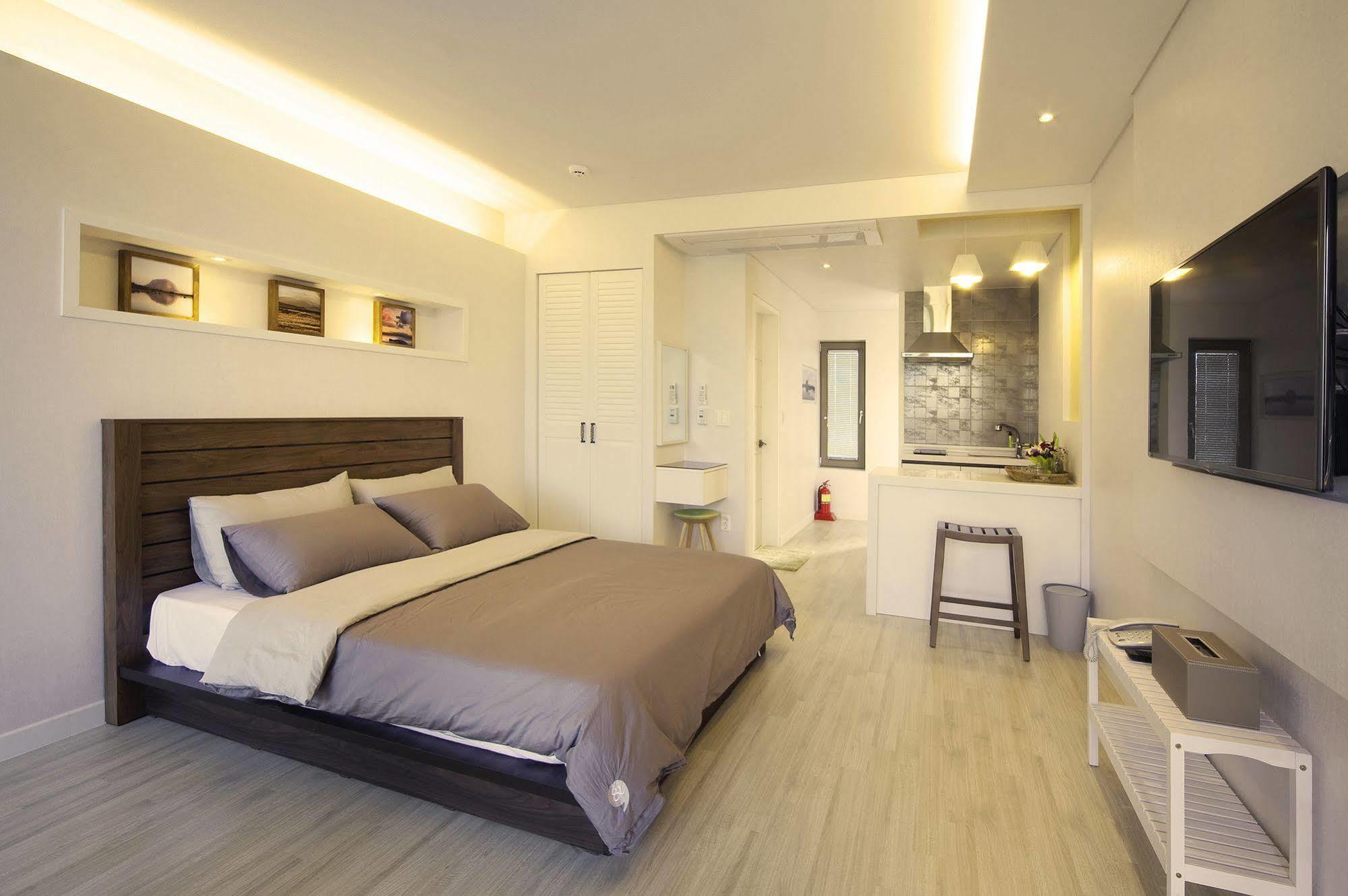 Comma&Spa Resort Seogwipo Exterior photo
