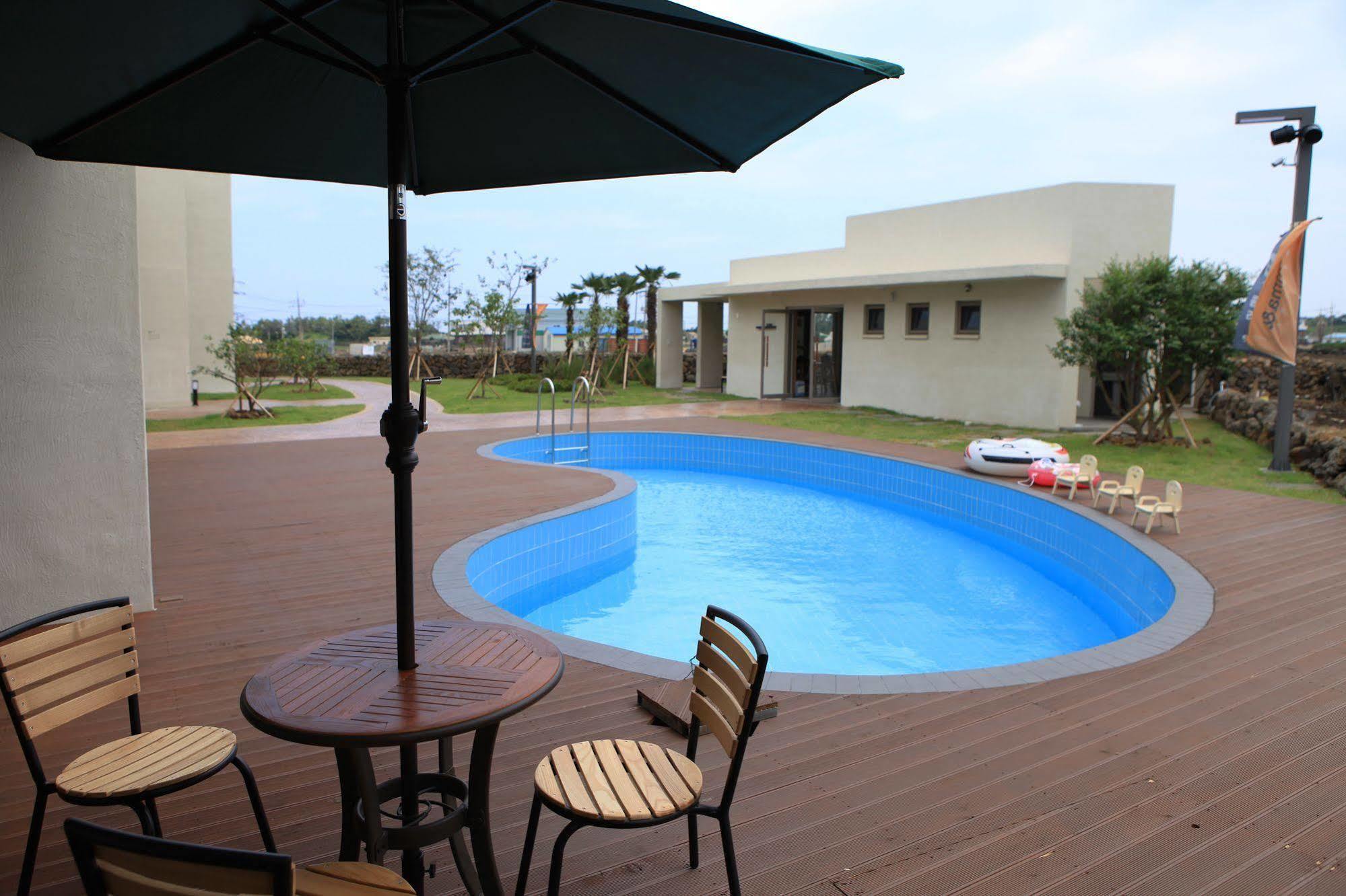 Comma&Spa Resort Seogwipo Exterior photo