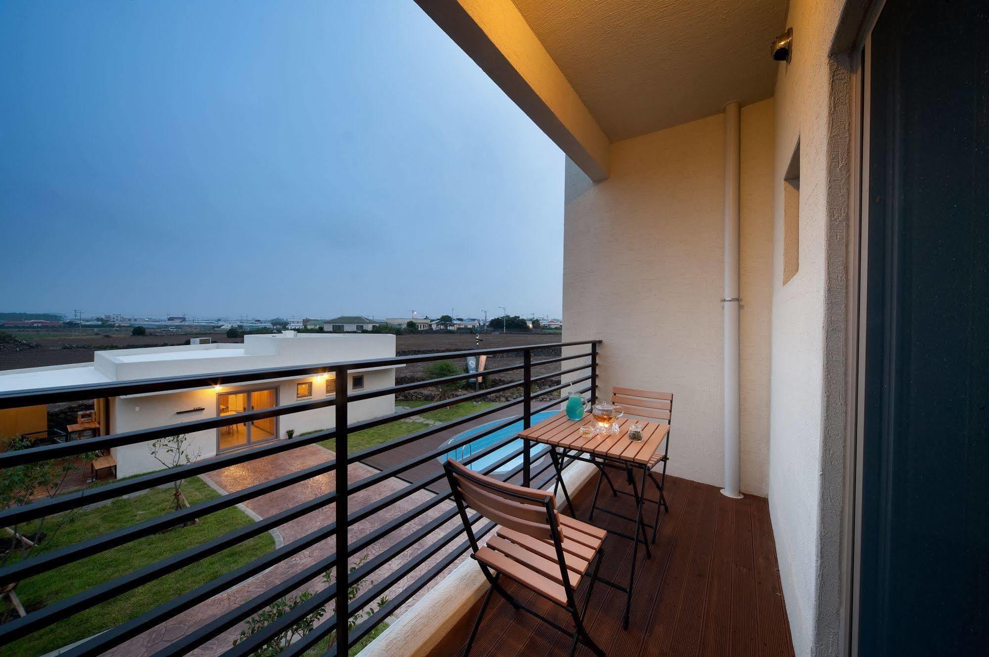 Comma&Spa Resort Seogwipo Exterior photo