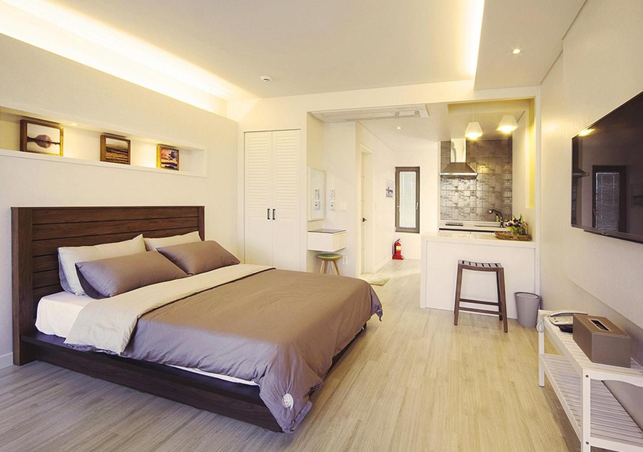 Comma&Spa Resort Seogwipo Exterior photo